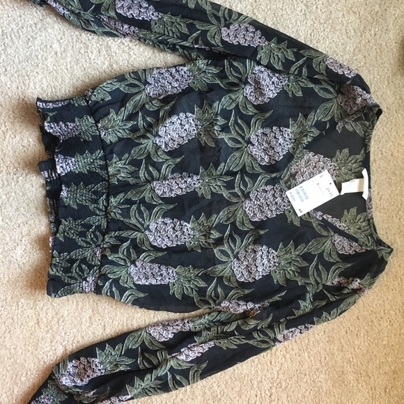 H&M Tops - H&M Top, NWT size 2